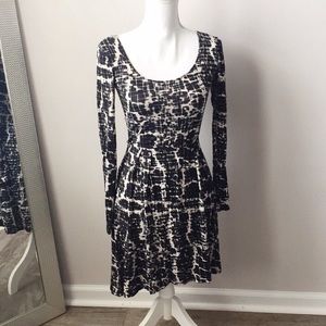 💫3/$12 UO long sleeved cutout bodycon S